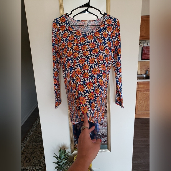 NWOT gleaming gardenias top, lularoe - Picture 6 of 15